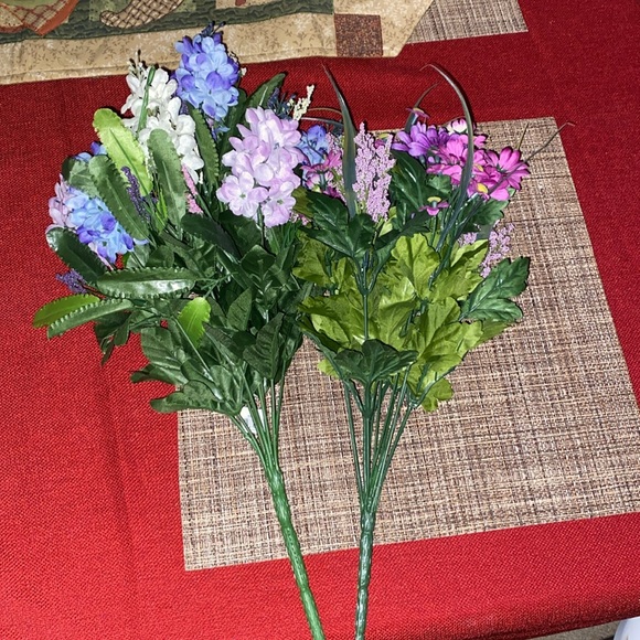 Set of 2 “simply spring” flower bushes. - Picture 3 of 9